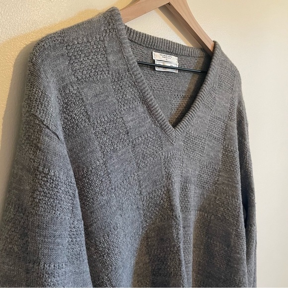 CHRISTIAN DIOR 1980s Vintage Subtle Gray Checkered Acrylic V Neck Sweater - Picture 2 of 5